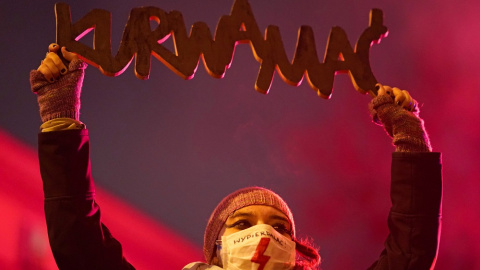 Imagen de la marcha por el veto al aborto en Polonia.