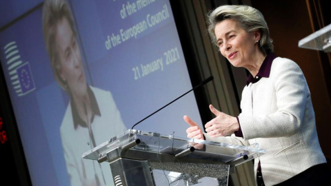 Von der Leyen habla con Johson del mecanismo de control exportación vacunas.