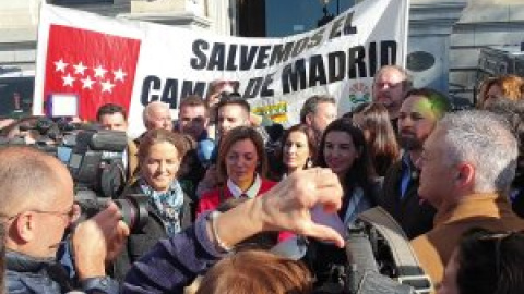 Agricultores leen manifiesto frente al Ministerio de Agricultura