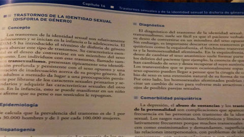 Varios estudiantes denuncian contenido tránsfobo en el grado en Medicina de la UCM./Público