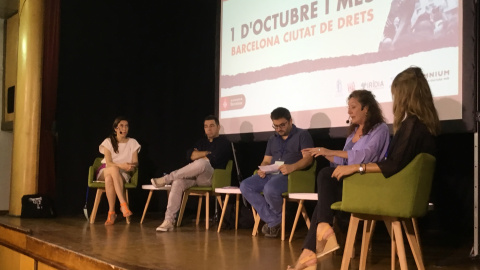 Txell Bonet, David Bondia, Roger Palà, Cristina Fallaràs i Ana Pardo de Vera en el col·loqui 'Demà Pots Ser Tu: defensa del dret a la informació i la llibertat d'expressió" / MD