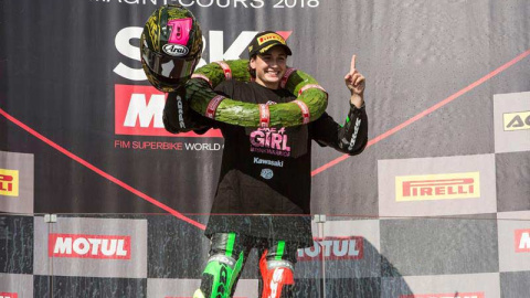 Fotografía facilitada por Kawasaki Europa de Ana Carrasco tras proclamarse campeona del mundo en la categoría de Supersport 300.(EFE)