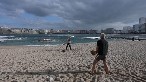 A CoruÃ±a en alerta naranja por viento aunque no sufre a Filomena