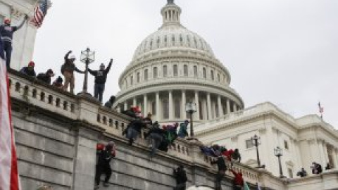 Miles de manifestantes asaltan el Capitolio alentados por Trump