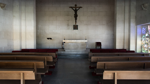 Vista de la capilla donde se encuentra la cripta donde está enterrada Carmen Polo.- J. GÓMEZ