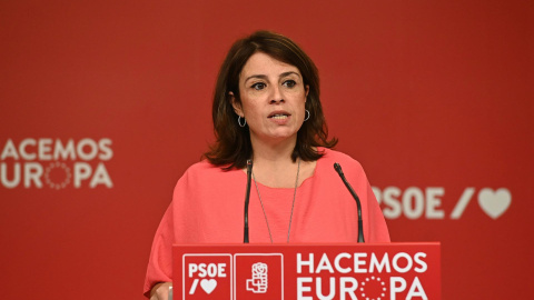 La vicesecretaria general del PSOE Adriana Lastra comenta los resultados de las elecciones en Andalucía, en las que el Partido Popular ha conseguido mayoría absoluta, hoy domingo en la sede socialista de la calle Ferraz, en Madrid