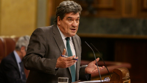 El ministro de Seguridad Social, Inclusión y Migraciones, José Luis Escrivá, durante la sesión de control al Gobierno, en el Congreso de los Diputados. E.P./R.Rubio/POOL