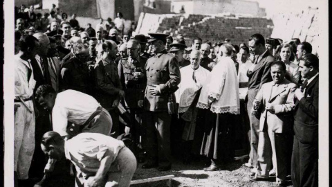 Queipo de Llano en su etapa como general del Ejército del Sur con presos políticos