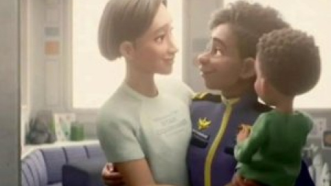 Un beso entre dos mujeres en 'Lightyear' bajo la amenaza de la censura