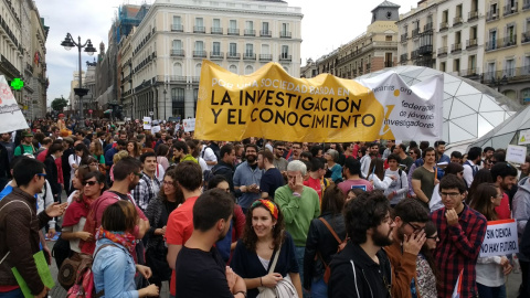 Imagen de la manifestación convocada por la FJI en ____ para luchar "por una sociedad basada en la investigación y el conocimiento". | FJI