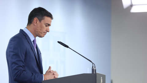 El presidente del Gobierno, Pedro Sánchez, comparece en el Palacio de La Moncloa tras el Consejo de ministros extraordinario celebrado este sábado