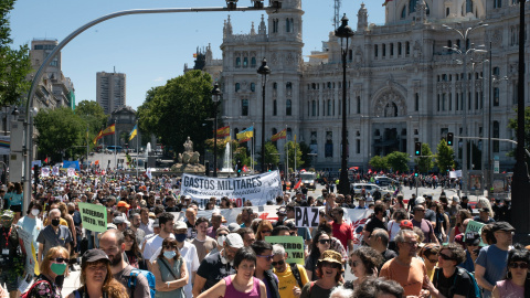 La plaza de Cibeles de Madrid en la manifestación en contra de la Cumbre de la OTAN este 26 de junio de 2022