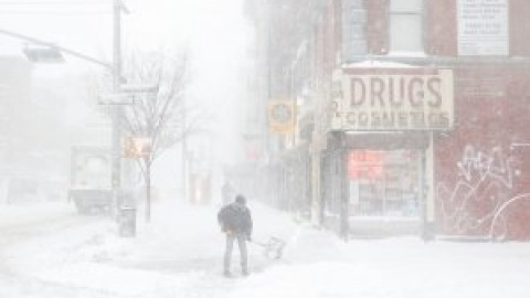 Nueva York suspende las clases y la campaña de vacunación por una gran nevada