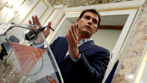 El líder de Ciudadanos, Albert Rivera, durante la rueda de prensa tras la sesión de control al Gobierno este miércoles en el Congreso. EFE/Mariscal