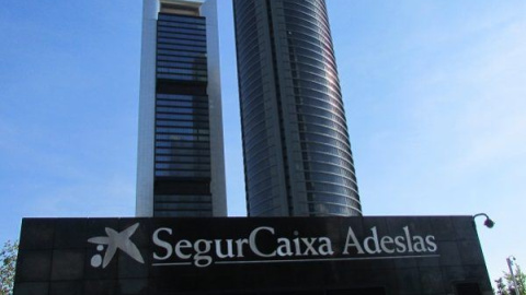 SegurCaixa Adeslas trasladará su sede social de Barcelona a Madrid.