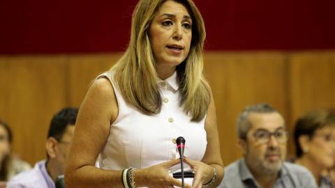 La presidenta de la Junta de Andalucía, Susana Díaz, durante la respuesta a una de las preguntas planteadas en la sesión control