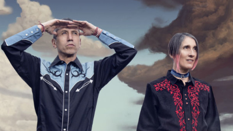 Aterciopelados, el dúo colombiano formado por Andrea Echeverri y Héctor Buitrago, presenta el disco 'Claroscura'.