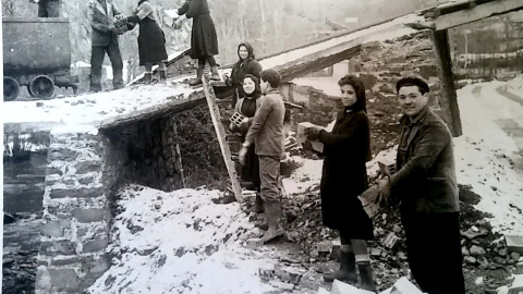 Fotografía de la línea de baldes en Almagarinos