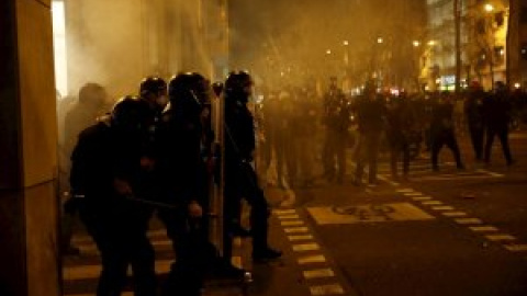 Cargas policiales y disturbios en las manifestaciones por la libertad de Hasél