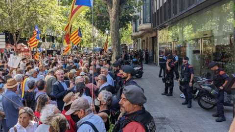 04/07/2022 - La protesta contra Manuel Marchena a la seu de l'ICAB.