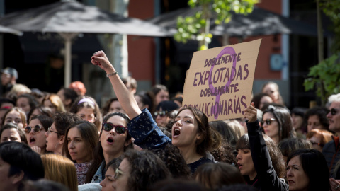 Concentración feminista contra el fallo judicial de La Manada en la Puerta del Sol. EFE/Luca Piergiovanni