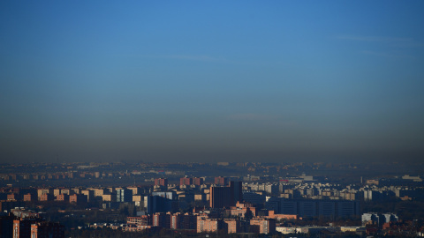 Vista de la boina de contaminación sobre la ciudad de Madrid. AFP