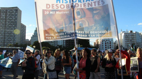 Marcha de repudio contra la prisión domiciliaria al genocida Etchecolatz. Enero de 2018. Mar del Plata.