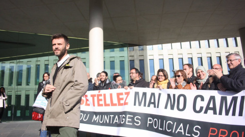 El regidor de Guanyem Badalona en Comú, José Téllez denunciat per la Fiscalia per haver obert l'Ajuntament de la ciutat el 12 d'octubre de 2017. @CUP_AMB