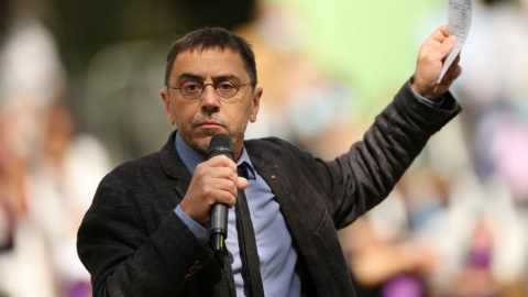 El politólogo y cofundador de Podemos Juan Carlos Monedero, durante un acto electoral de Unidas Podemos, a 30 de abril de 2021, en el Parque Olof Palme de Usera, Madrid.