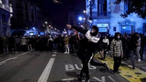 Nueva jornada de protestas por el rapero Pablo Hasél, con ocho detenidos en Barcelona e incidentes en Bilbao