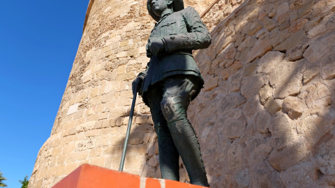 La estatua de Francisco Franco en Melilla, la última que queda en una vía pública española, en Melilla