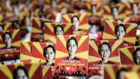 Miles de personas se manifiestan tras las muertes por la represión policial en Myanmar