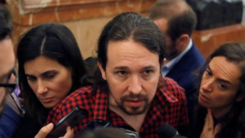 El secretari general de Podemos als passadissos del Congrés. EFE / Juan Carlos Hidalgo