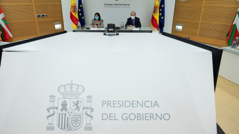 La ministra de Sanidad, Carolina Darias, preside por videoconferencia, con el ministro de Política Territorial y Función Pública, Miquel Iceta, la reunión del Consejo Interterritorial del Sistema Nacional de Salud, este miércoles en Madrid.