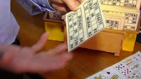 Hacienda multa con 3.000 euros a unos jubilados por jugar al bingo en su peña