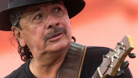 El músico Carlos Santana durante un concierto en Central Park en la ciudad de Nueva York, a 21 de agosto de 2021.