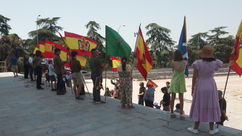 Franquistas en el Arco de la Victoria