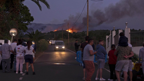 El incendio forestal que afecta a los municipios tinerfeños de Los Realejos y San Juan de la Rambla