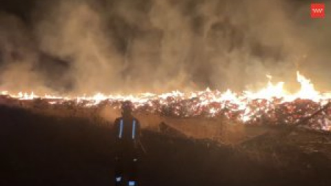 El calor y la falta de lluvias mantienen activos numerosos incendios en España