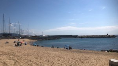 La platja per a gossos de Badalona segueix sense ubicació definida