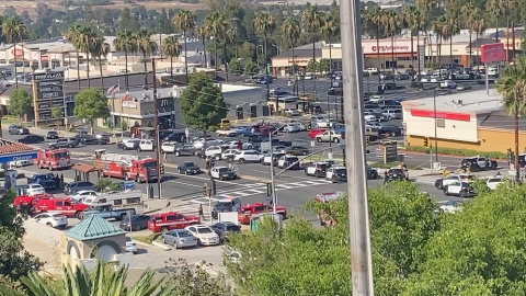 Peck Park (San Pedro, Los Angeles), lugar de los hechos del tiroteo, inundado de cuerpos policiales.