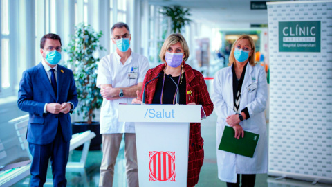 La consellera Alba Vergés intervé en la visita a l'Hospital Clínic per recordar el primer cas de Covid-19, amb el vicepresident del Govern, Pere Aragonès; el director mèdic, Antoni Castells, i la directora d'infermeria, Gemma Martínez, aquest 24 de 