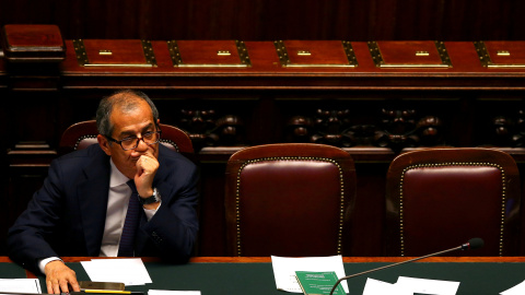 El ministro de Economía italiano, Giovanni Tria, durante una sesión del Congreso, en Roma. REUTERS/Tony Gentile