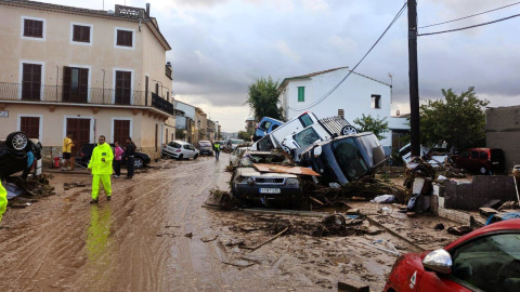 Aspecto que presentaba hoy una calle de la localidad de Sant Llorenç des Cardassar. EFE