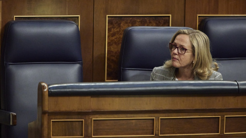 30/06/2022 La vicepresidenta primera y ministra de Asuntos Económicos y Transformación Digital, Nadia Calviño, durante una sesión plenaria, en el Congreso de los Diputados, a 30 de junio de 2022, en Madrid.