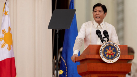 El recién elegido presidente de Filipinas, Marcos Jr., hijo del difunto dictador Ferdinand Marcos, pronuncia un discurso durante la ceremonia de inauguración en el Museo Nacional de Manila, Filipinas, a 30 de junio de 2022.