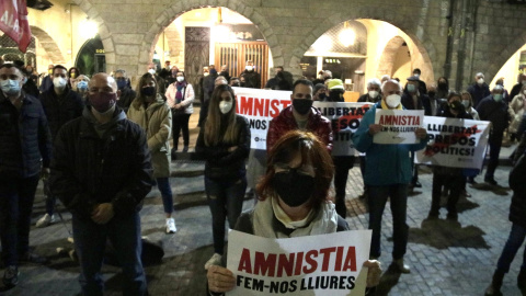 Concentració a la plaça del Vi de Girona.