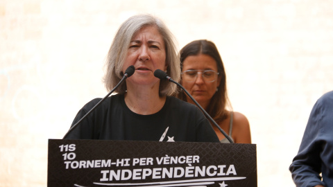 La presidenta de l'ANC, Dolors Feliu, durant una roda de premsa.