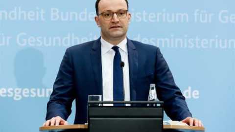 El ministro de Salud alemán, Jens Spahn, da una conferencia de prensa sobre la vacuna AstraZeneca en Berlín, Alemania, el 15 de marzo de 2021.