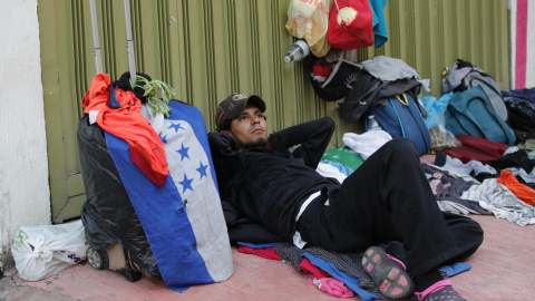 Migrante hondureño durante su travesía en eeuu